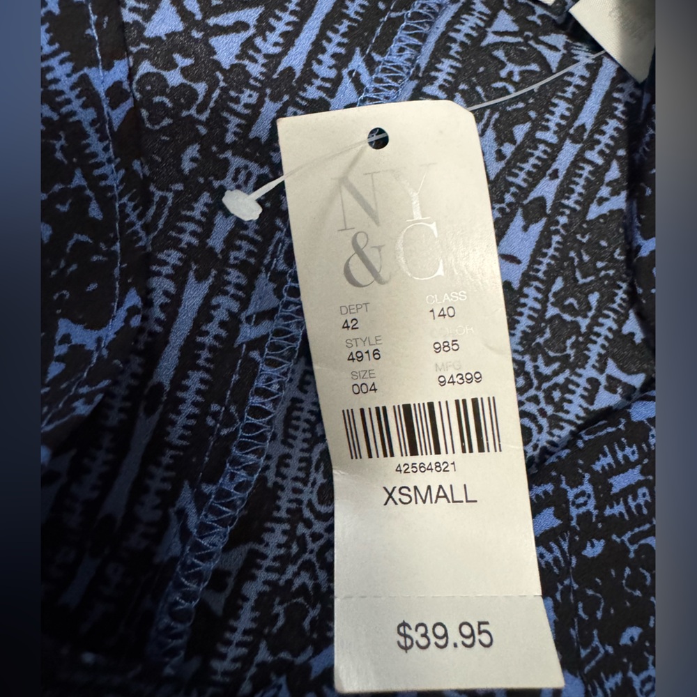 NWT New York & Company Blue Black Abstract Print Top Size XS $39.95 - Picture 5 of 5